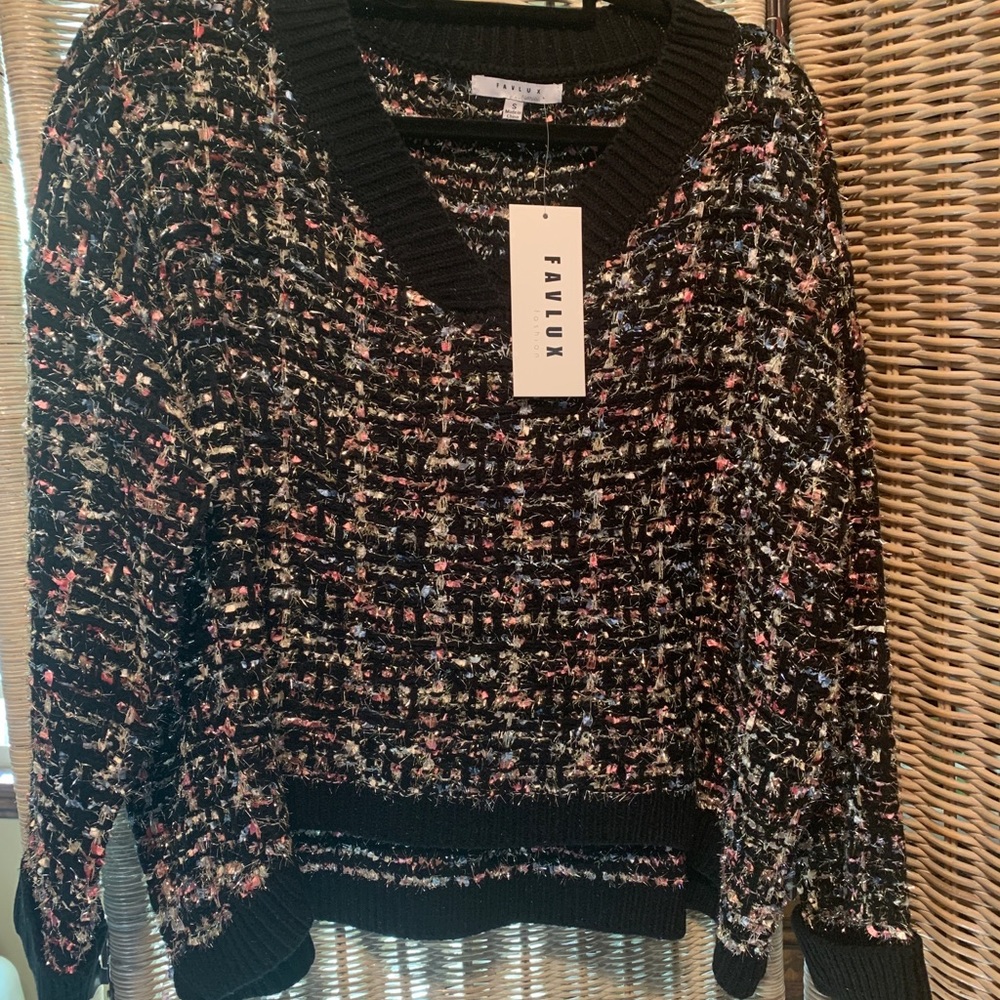 NWT Women's FAVLUX VNeck Pullover Black Threaded Yarn Crop Sweater
